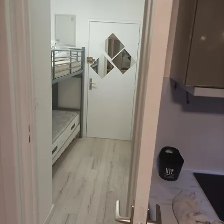Studio Cabine Dans Avec Piscine Apartment La Grande-Motte
